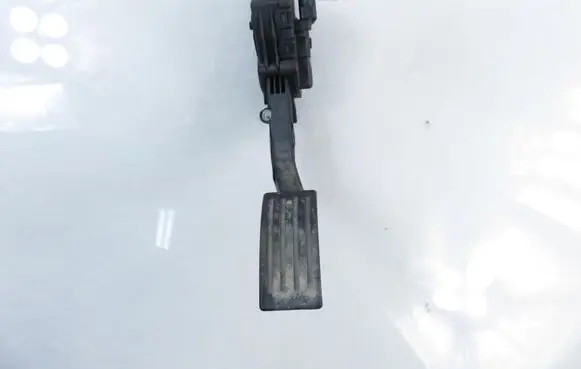 Ford Focus Accelerator throttle pedal 6PV00864101 4M519F836AH