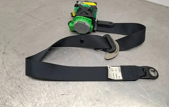 Toyota Auris 150 Front seatbelt 7321002220 F101P