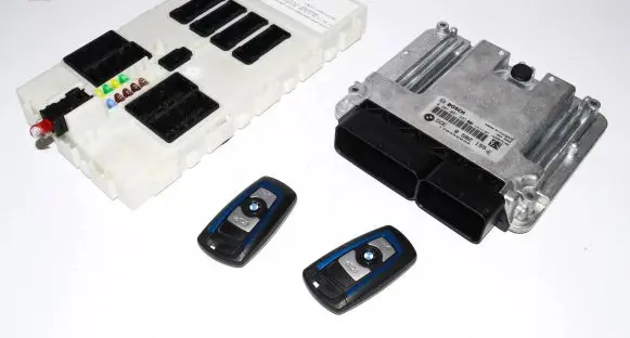 BMW 4 F32 F33 Engine ECU kit and lock set 8582155 0281031285 9381101