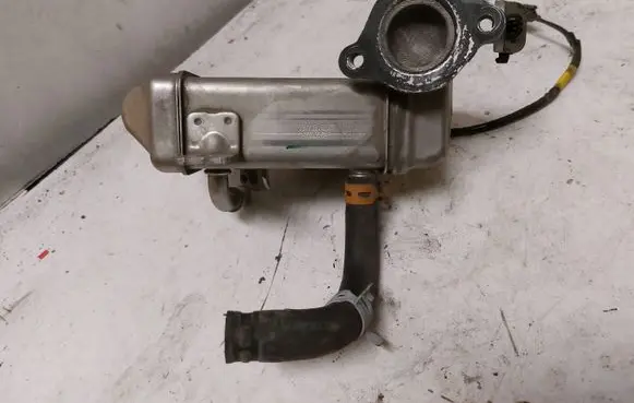 Renault Scenic III - Grand scenic III EGR valve cooler 147350264R 08712B025