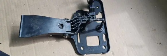 Audi A5 Sportback 8TA Engine bonnet/hood lock/latch loop/hook 8T0823480