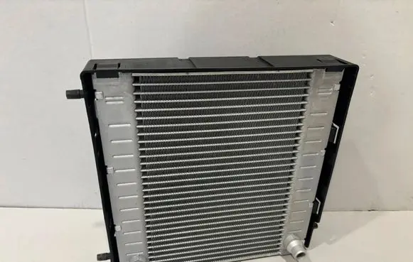 BMW 5 G30 G31 G38 Coolant radiator 17118620207 8620207