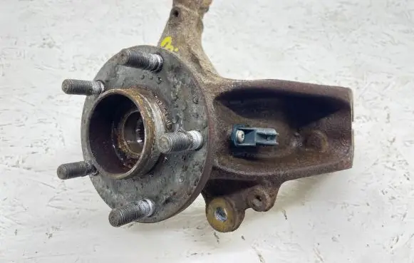 Ford Focus C-MAX Front wheel hub 3M513K170