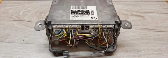 Toyota Corolla Verso E121 Engine control unit/module 8966113070 1752008111