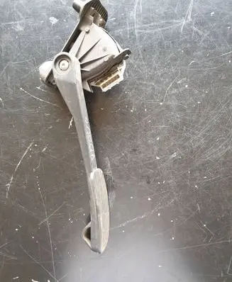 Volvo XC70 Accelerator throttle pedal 9498821 00776918 G041