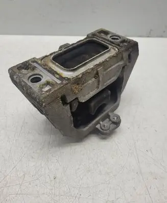 Seat Toledo II (1M) Engine mount bracket