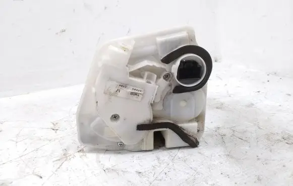 Mazda 3 II Front door lock H37H4881