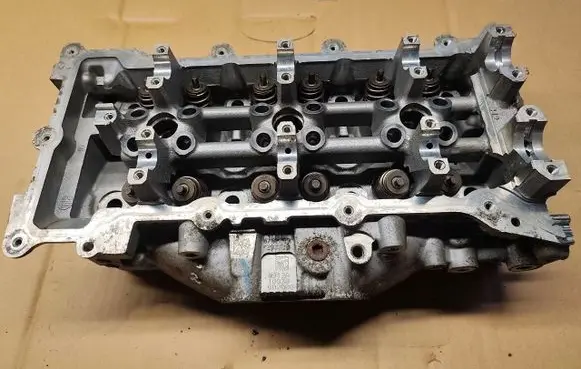 Chrysler Town u0026 Country V Engine head 