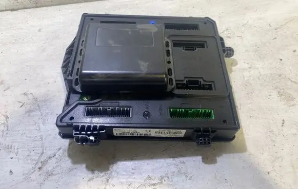 Renault Megane III Comfort/convenience module 284B17288R S180098501