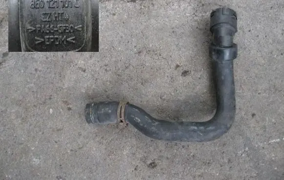 Audi A4 S4 B5 8D Engine coolant pipe/hose 8E0121101C