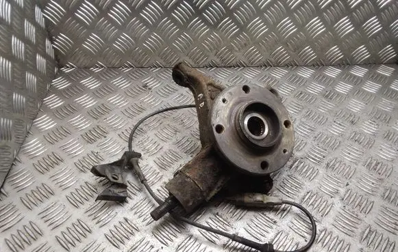 Citroen C4 I Picasso Front wheel hub