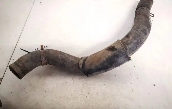 Volkswagen PASSAT B6 Engine coolant pipe/hose