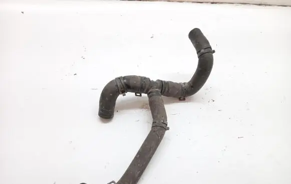 Volkswagen PASSAT B6 Engine coolant pipe/hose