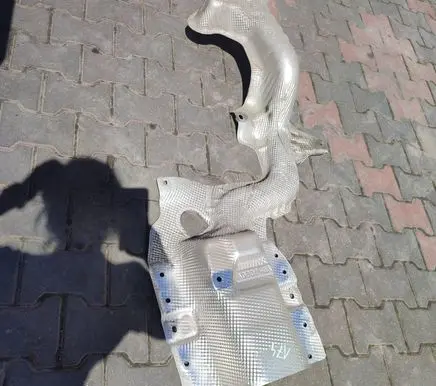 Renault Kangoo III Exhaust heat shield 747615154R