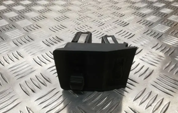 BMW 5 E34 Fog light switch 83512379