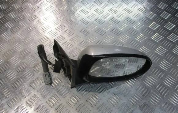 Nissan Almera Tino Front door electric wing mirror 