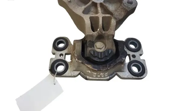Volvo V60 Engine mount bracket 31401307