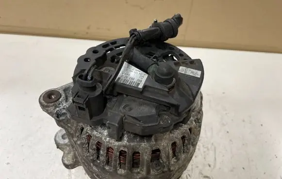 Volkswagen Golf V Generator/alternator 06F903023F 0124525066