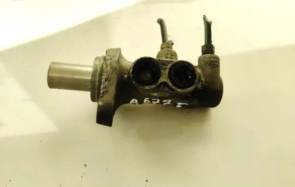 Renault Laguna II Master brake cylinder