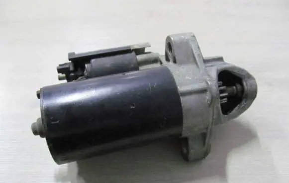 Audi A4 S4 B5 8D Starter motor 0001108174 3659