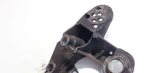 Volkswagen PASSAT B5.5 Engine mounting bracket 4b0199351b