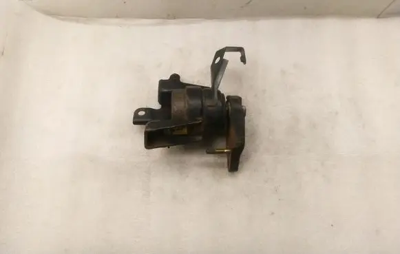 Toyota Corolla Verso AR10 Engine mount bracket 123050R010