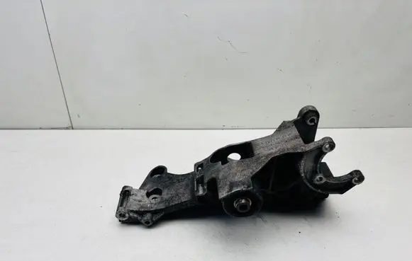 Volkswagen PASSAT B5.5 Generator/alternator bracket 038903143AE