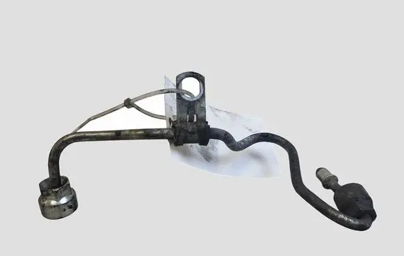 Volvo V40 Fuel injector supply line/pipe