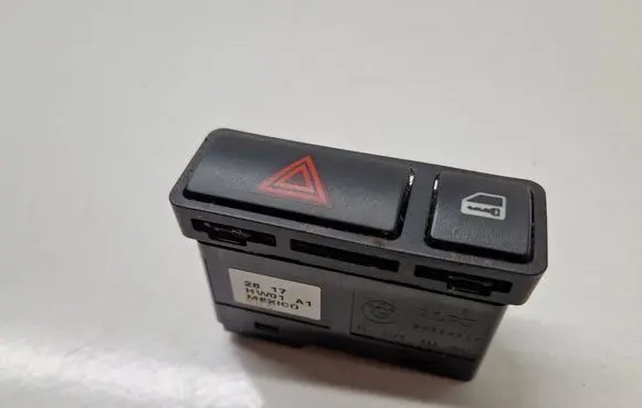 BMW 3 E46 Hazard light switch 8368920