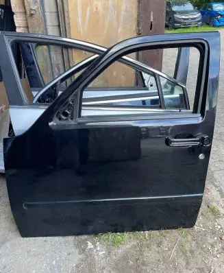 Dodge Nitro Front door