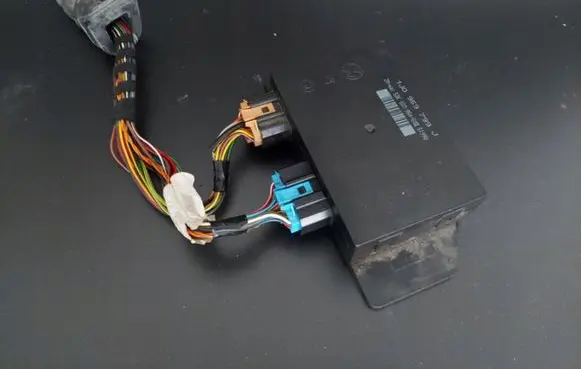 Skoda Octavia Mk2 (1Z) Gateway control module 3C0937049E