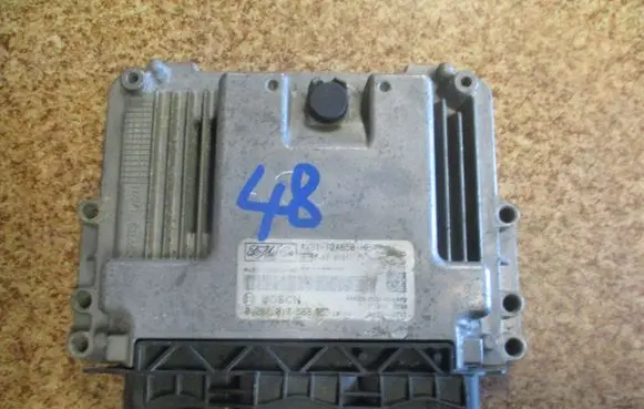 Ford Fiesta Wing mirror control module 0281017588FORD