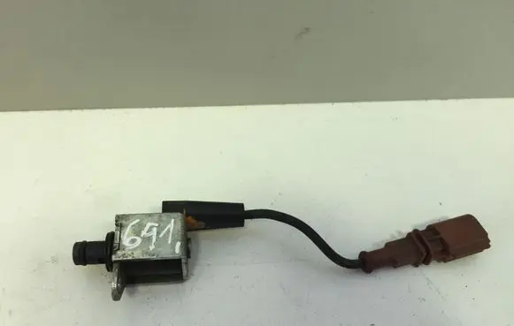 Volkswagen Golf VII Turbo solenoid valve 04L907284