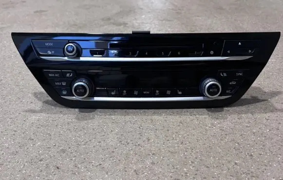 BMW 5 G30 G31 Climate control unit 7947869