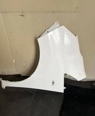 Nissan NV200 Fender 121212