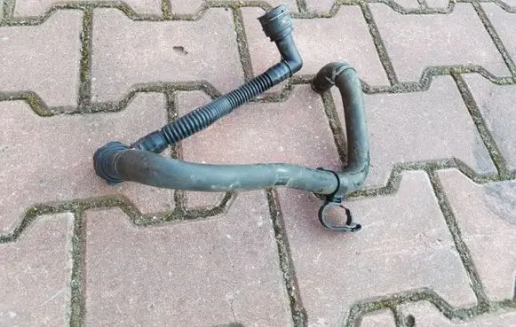 Opel Zafira C Engine coolant pipe/hose 13343760