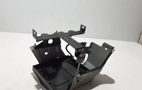 Battery bracket