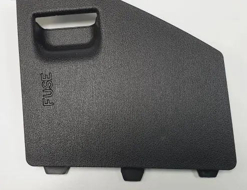Hyundai Genesis Fuse box cover