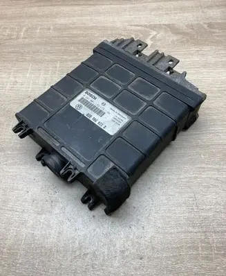 Volkswagen PASSAT B4 Engine control unit/module ECU 028906021B 0281001172