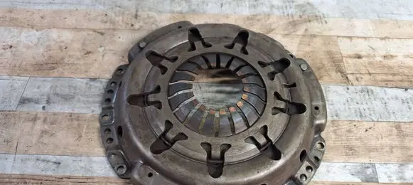 Nissan Almera Tino Pressure plate 412213700