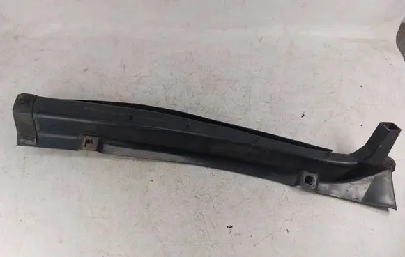 Mercedes-Benz E W124 Wiper trim 1246202567
