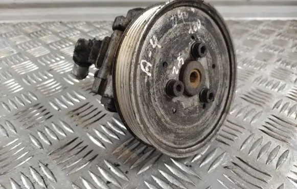 Audi A4 S4 B6 8E 8H Power steering pump