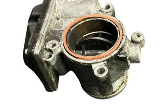 Volkswagen Tiguan Throttle valve 03L128063E A2C53338105