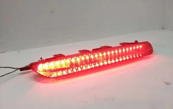 KIA Sportage Third/center stoplight