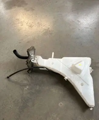 Windshield washer fluid reservoir/tank
