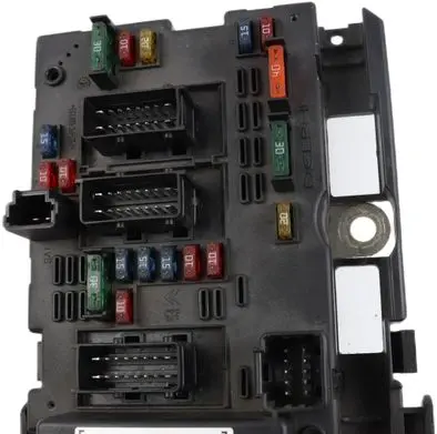 Peugeot 307 Fuse module 9650663880