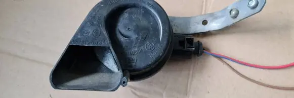 Audi Q5 SQ5 Horn signal 8T0951223 LEWY