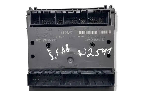 Skoda Fabia Mk1 (6Y) Comfort/convenience module 5WK48212D 6Q1937049D