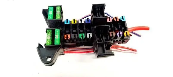 Mercedes-Benz C W203 Fuse box set 2035400050