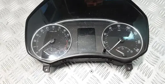 Speedometer (instrument cluster)